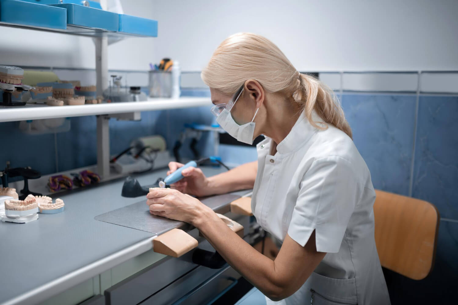 Czym zajmuje się protetyk?