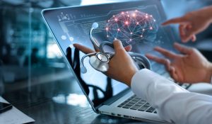 tłumaczenie badań klinicznych na laptopie